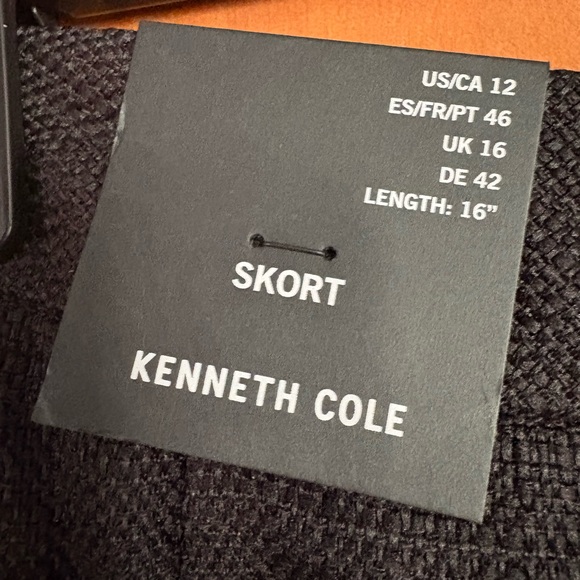 NWT Kenneth Cole Textured Black Pleated Mini Skort- size 12 - Picture 5 of 11